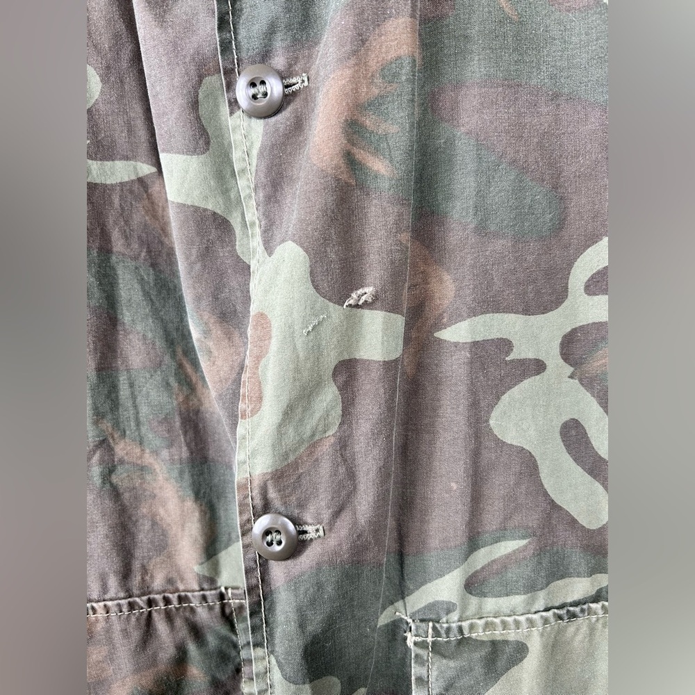 Vintage hunting jacket, M-L, green camo buttons,  front pockets Water Repellent - Picture 4 of 6